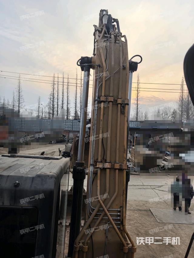 大臂背部俯視（工作和回轉(zhuǎn)裝置）