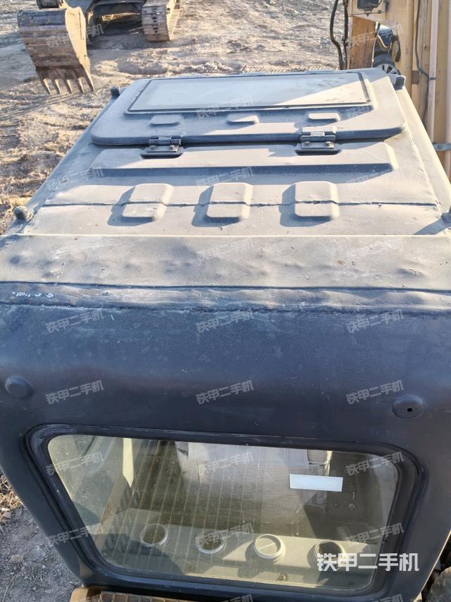 駕駛室頂部（整機(jī)外觀）