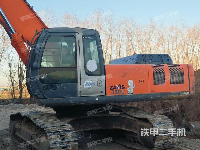 駕駛室頂部(整機外觀) 駕駛室頂部(整機外觀)