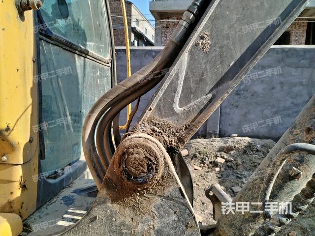 大臂根部?斜（工作和回轉(zhuǎn)裝置）