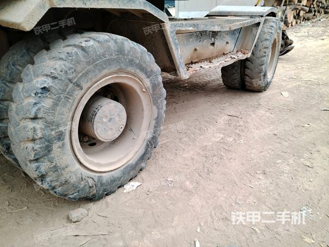左側(cè)履帶整體?(行走機(jī)構(gòu)) 左側(cè)履帶整體?(行走機(jī)構(gòu))