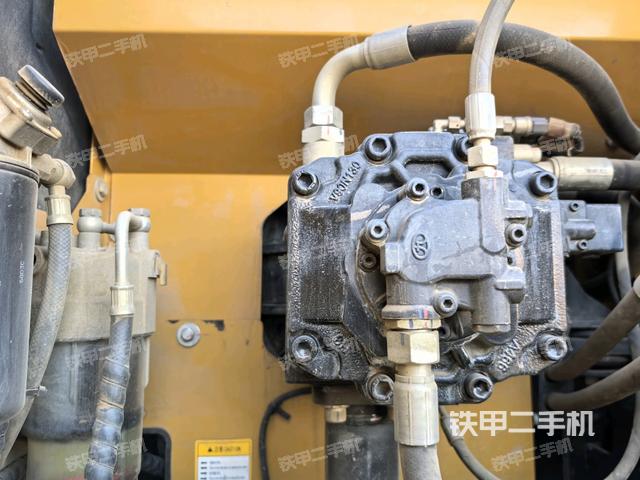 液压泵斜45 左（大件舱室）