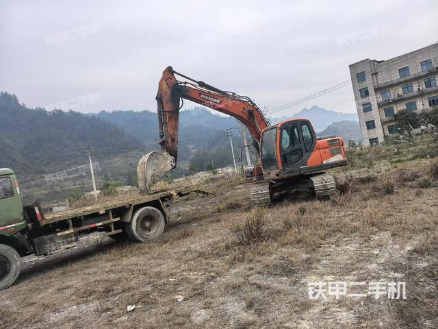 斗山DX150LC-9C挖掘機
