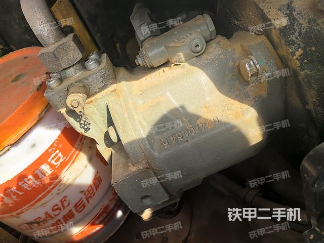 液壓泵艙室正面整體(整機(jī)外觀) 液壓泵艙室正面整體(整機(jī)外觀)