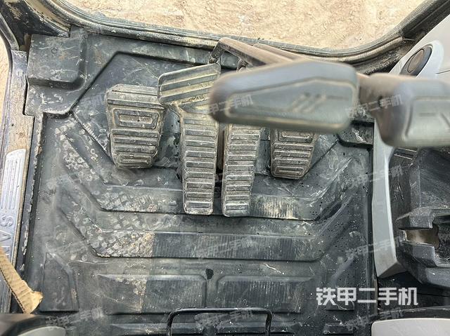 后窗玻璃角標(biāo)（駕駛室部分）