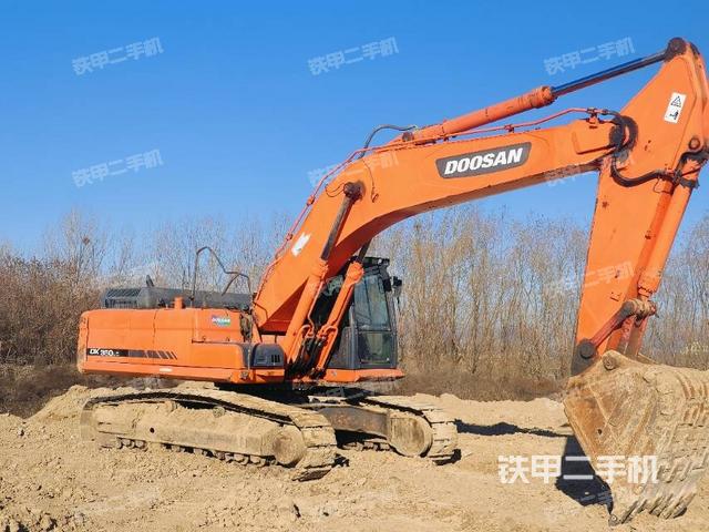 整機(jī)右后45°(整機(jī)外觀) 整機(jī)右后45°(整機(jī)外觀)