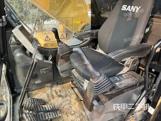 駕駛室整體（整機(jī)外觀）