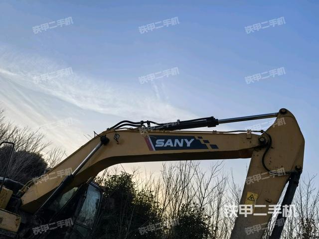 大臂整体 右侧（工作和回转装置）