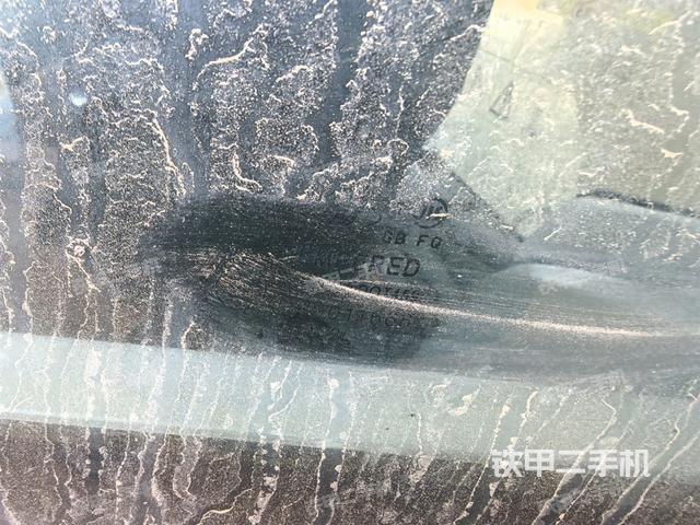 后窗玻璃角标（驾驶室部分）