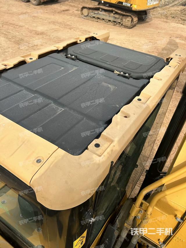 駕駛室頂部俯視（上車(chē)部件）