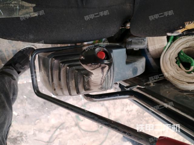 座椅左側(cè)控制臺/音響/含左手柄（駕駛室部分）