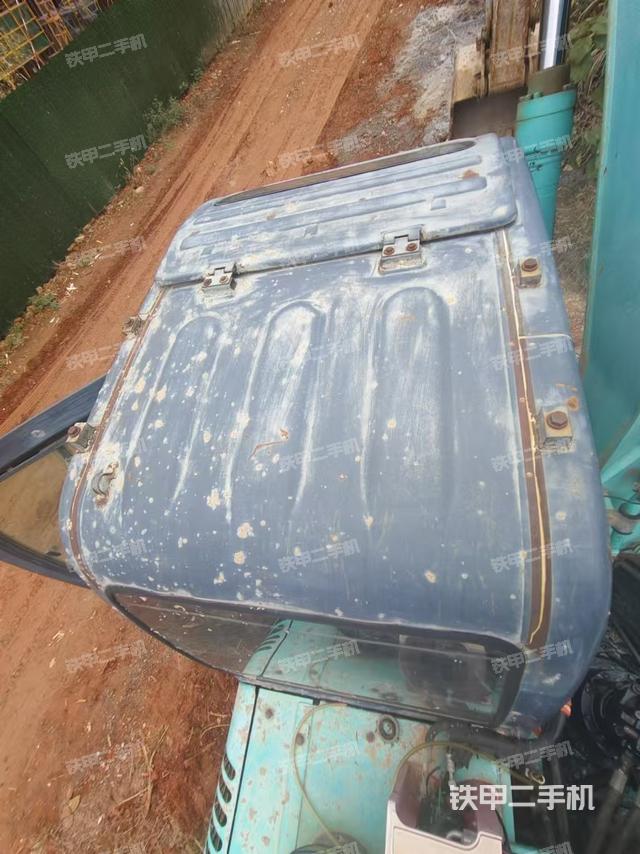 駕駛室頂部（整機(jī)外觀）