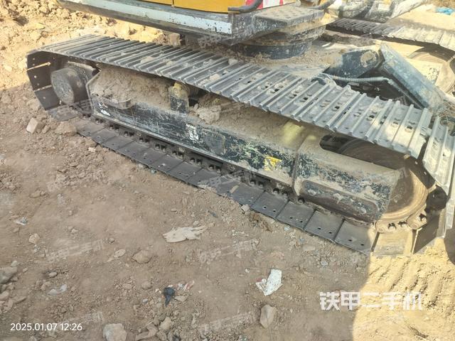 單側(cè)履帶整體（整機(jī)外觀）