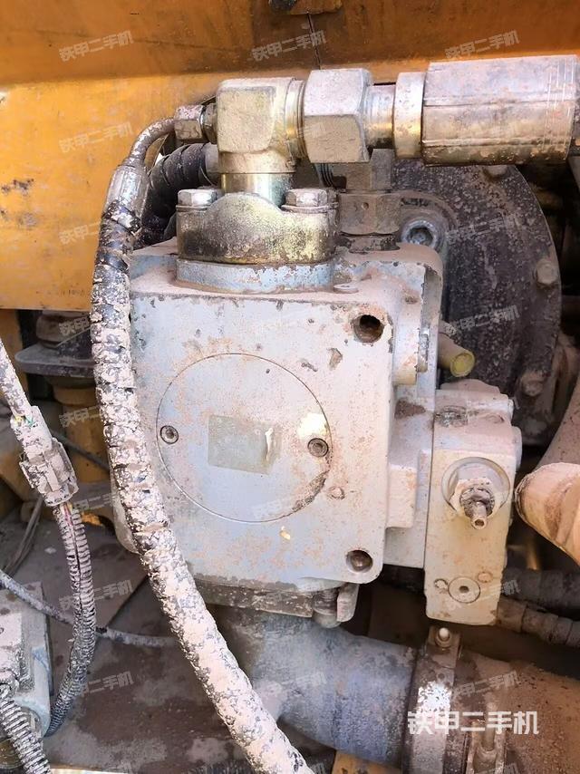 液壓泵艙室正面整體（整機(jī)外觀）