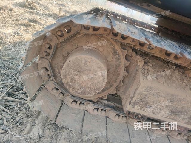 左驅(qū)動輪（行走機構(gòu)）