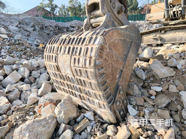 大臂整體?右側(cè)(工作和回轉(zhuǎn)裝置) 大臂整體?右側(cè)(工作和回轉(zhuǎn)裝置)