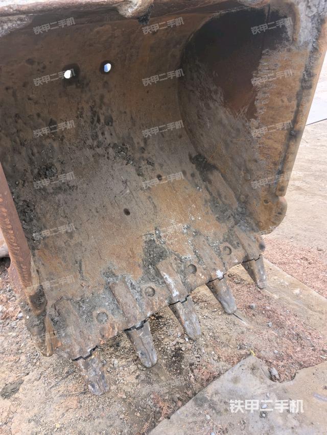 鏟斗右后整體（工作和回轉(zhuǎn)裝置）