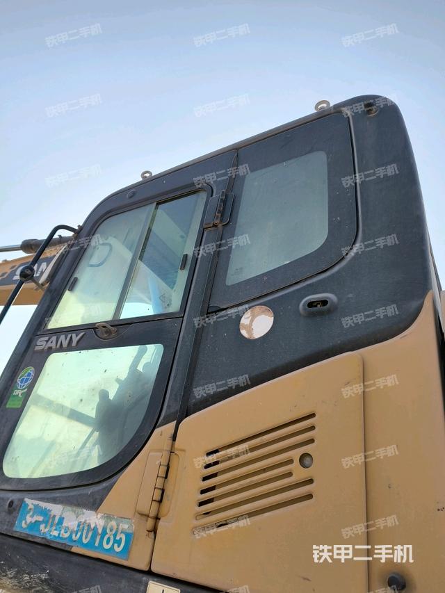 駕駛室正側(cè)(駕駛室部分) 駕駛室正側(cè)(駕駛室部分)