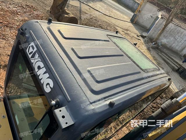 駕駛室頂部（整機外觀）