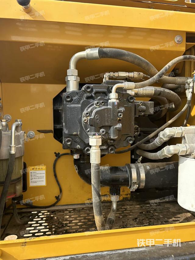 液壓泵斜45?左（大件艙室）