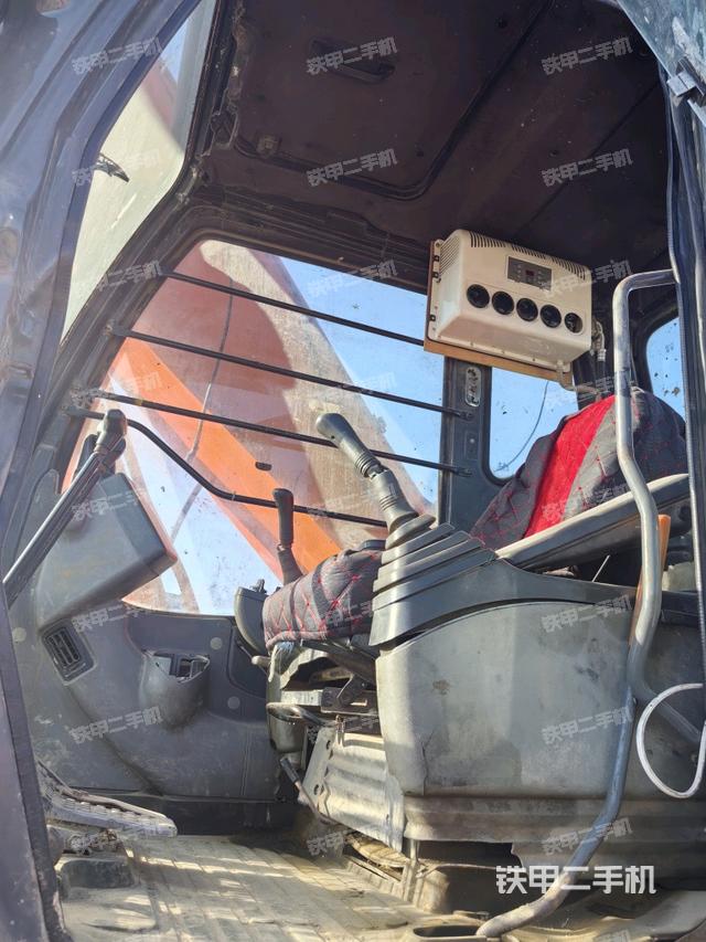 駕駛室整體（整機(jī)外觀）