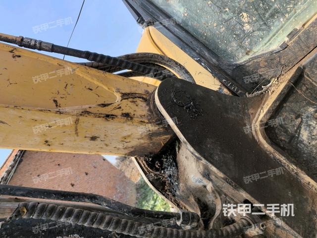 大臂根部?斜（工作和回轉(zhuǎn)裝置）