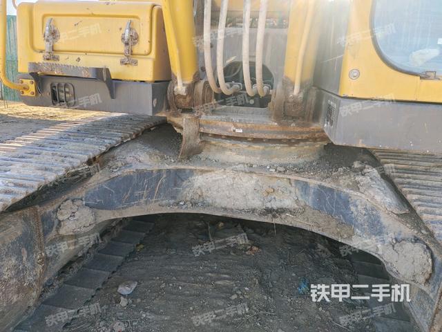 轉(zhuǎn)盤和下車架正前（工作和回轉(zhuǎn)裝置）