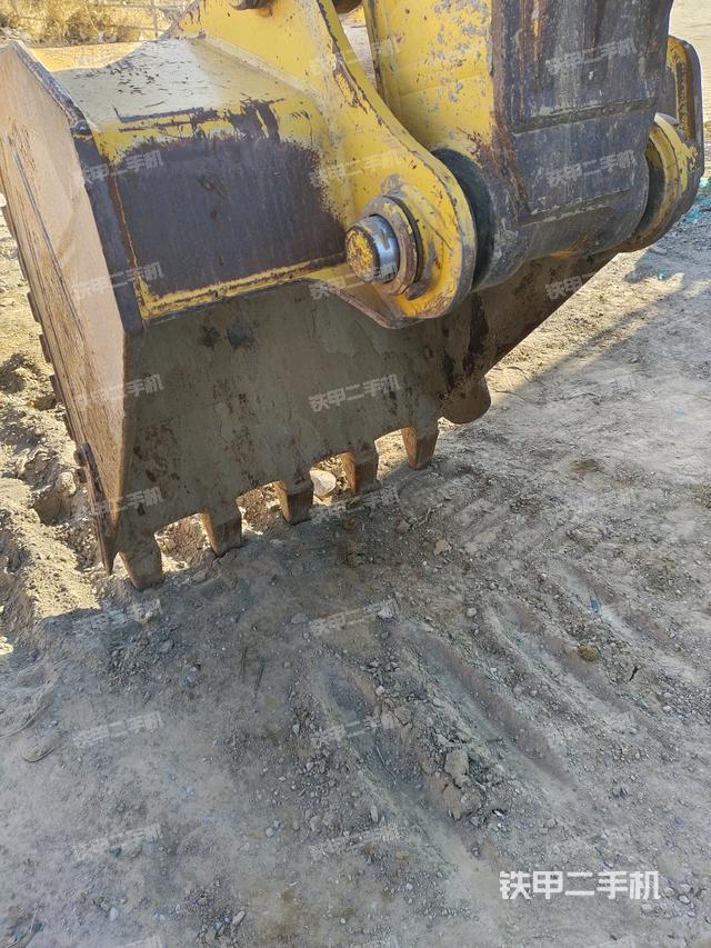 鏟斗右后整體（工作和回轉(zhuǎn)裝置）