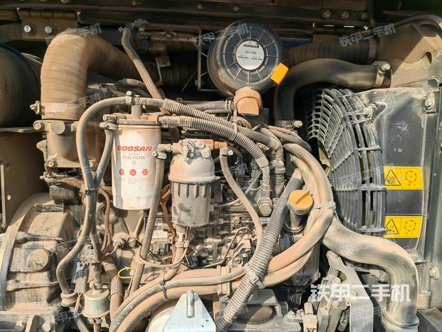 發(fā)動(dòng)機(jī)室(上車部件) 發(fā)動(dòng)機(jī)室(上車部件)