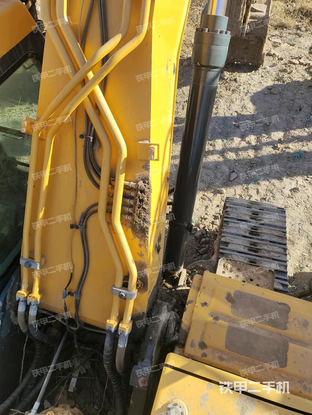 大臂背部俯視（工作和回轉(zhuǎn)裝置）