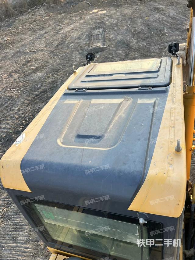 駕駛室頂部俯視（上車部件）