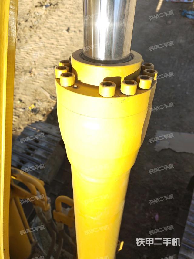 大臂油缸整體?豎拍（工作和回轉(zhuǎn)裝置）