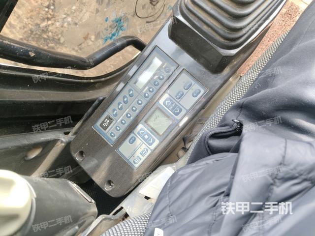 座椅左側(cè)控制臺/音響/含左手柄（駕駛室部分）