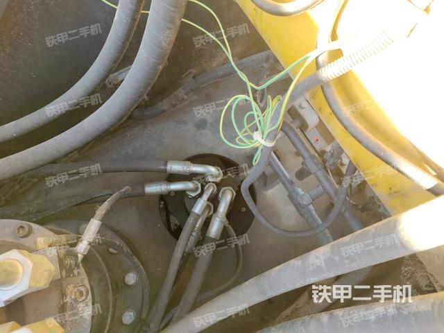 中央回轉(zhuǎn)接頭特寫（上車部件）