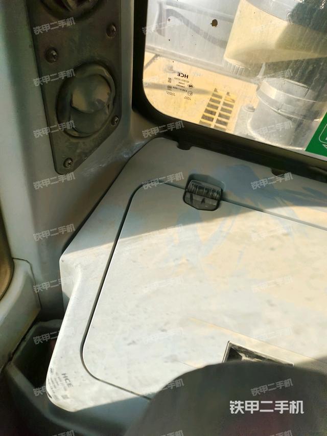 后窗玻璃角標(biāo)（駕駛室部分）