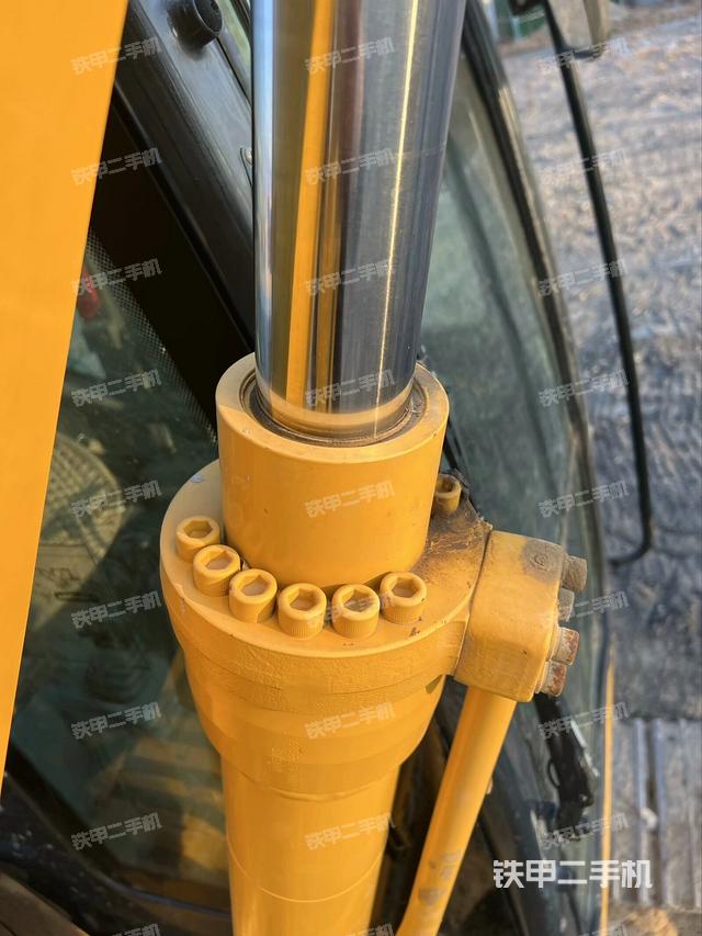 小臂整體左后（工作和回轉裝置）