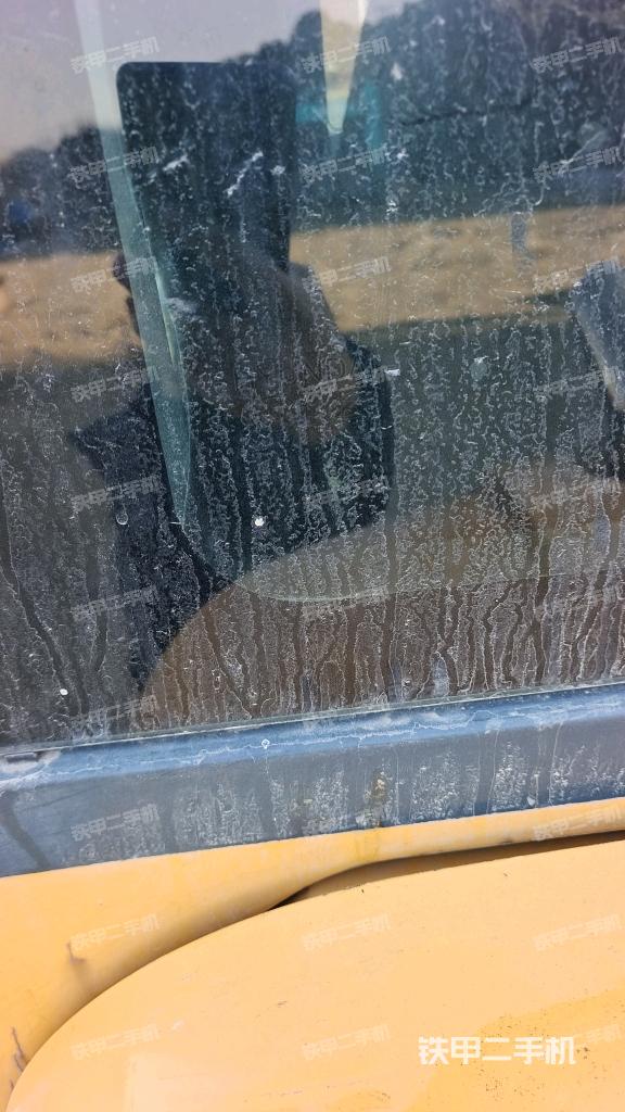 后窗玻璃角標（駕駛室部分）