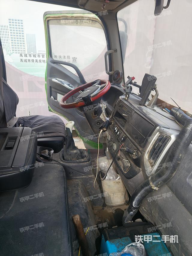 驾驶室操作台（设备外观及核心部件）