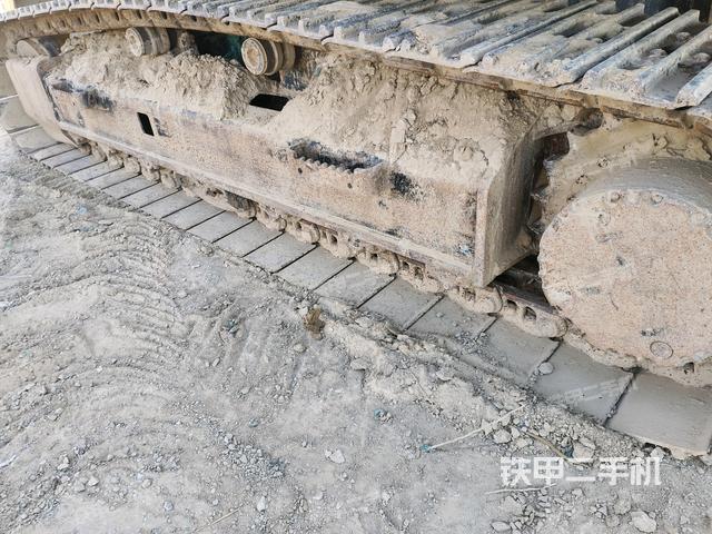 左側(cè)履帶整體?（行走機(jī)構(gòu)）