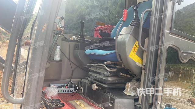 驾驶室整体（整机外观）