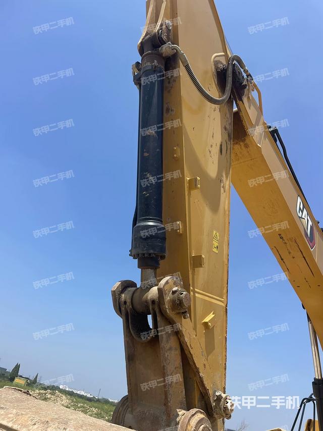 小臂整體左后(工作和回轉(zhuǎn)裝置) 小臂整體左后(工作和回轉(zhuǎn)裝置)