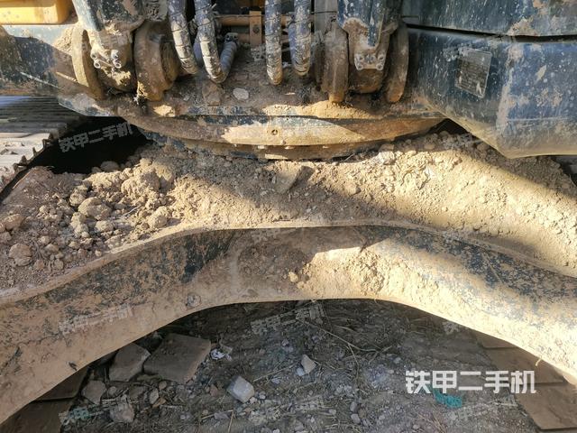 轉(zhuǎn)盤和下車架正前（工作和回轉(zhuǎn)裝置）