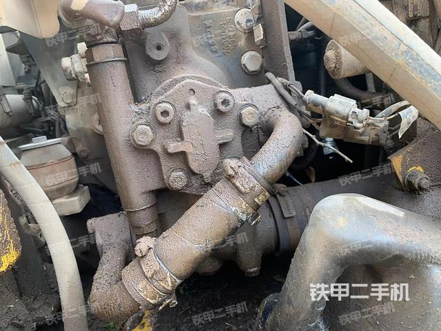 液壓泵艙室正面整體(整機(jī)外觀) 液壓泵艙室正面整體(整機(jī)外觀)