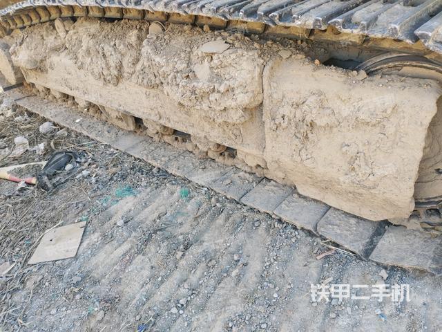 右側(cè)行走馬達(dá)蓋板（行走機構(gòu)）