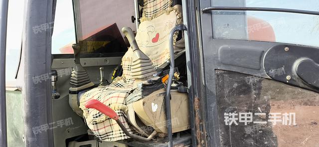 驾驶室整体（整机外观）