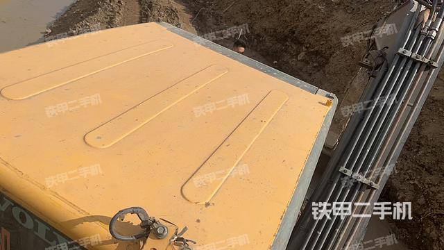 驾驶室顶部（整机外观）