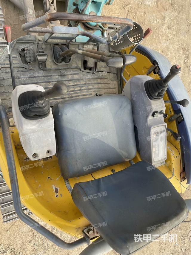 驾驶室整体（整机外观）