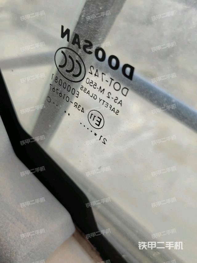 后窗玻璃角標(biāo)(駕駛室部分) 后窗玻璃角標(biāo)(駕駛室部分)