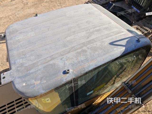 駕駛室頂部(整機外觀) 駕駛室頂部(整機外觀)