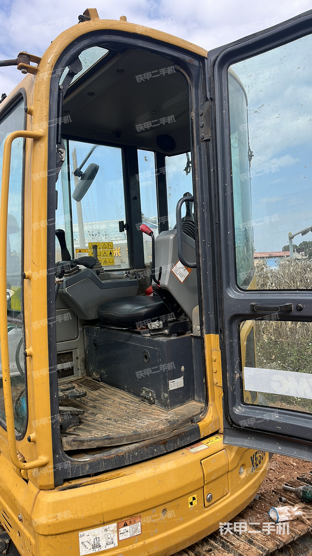 驾驶室整体（整机外观）